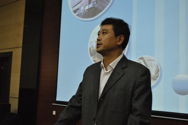 院长刘玉强做重要讲话 院长刘玉强做重要讲话